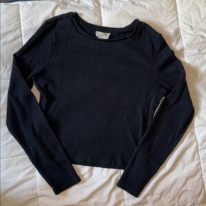 Universal Thread Black Long Sleeve Women's Tee